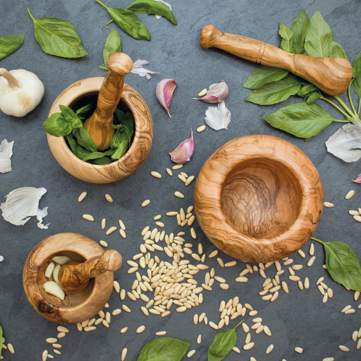 BÉRARD ceramic mortar with wooden pestle, brown, 12 cm diameter, ideal for grinding herbs and spices.