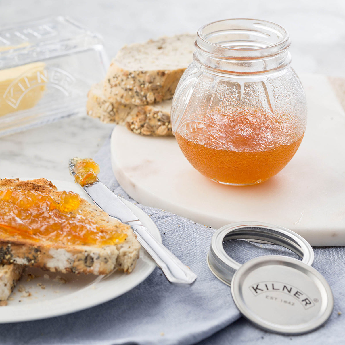 KILNER orange marmalade jar with 400 ml capacity, clear glass container with a metal screw lid for homemade jams and preserves