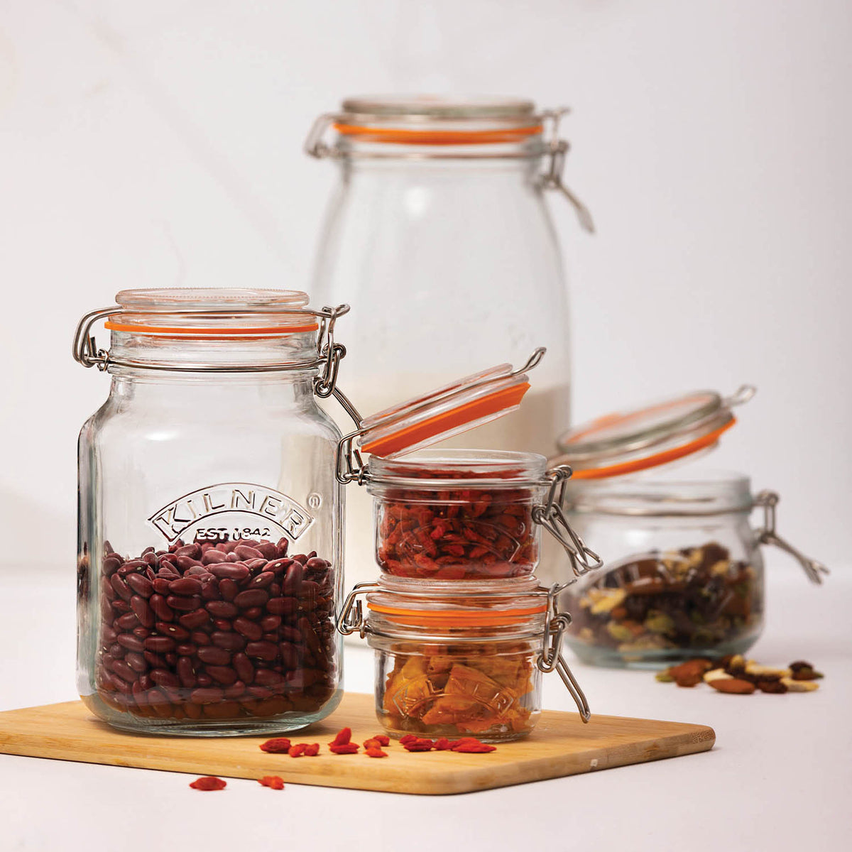 KILNER CLIP SQUARE clear glass jar for preserving and storing, with a secure clip lid, on a white background.
