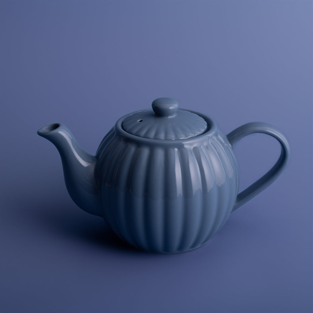 White P & K Kensington Luxe teapot with 6 cups, elegant ceramic tea set for brewing and serving tea.