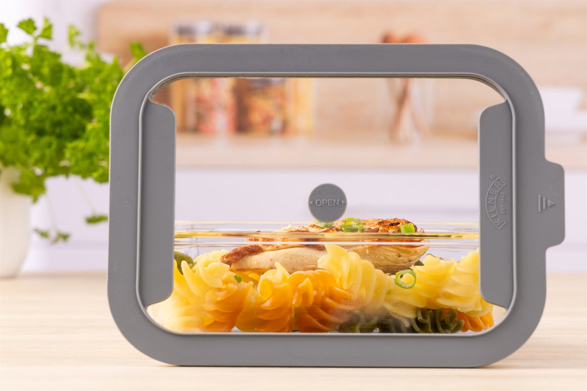 KILNER Fresh Storage food storage container with airtight lid for storing and preserving food freshness.