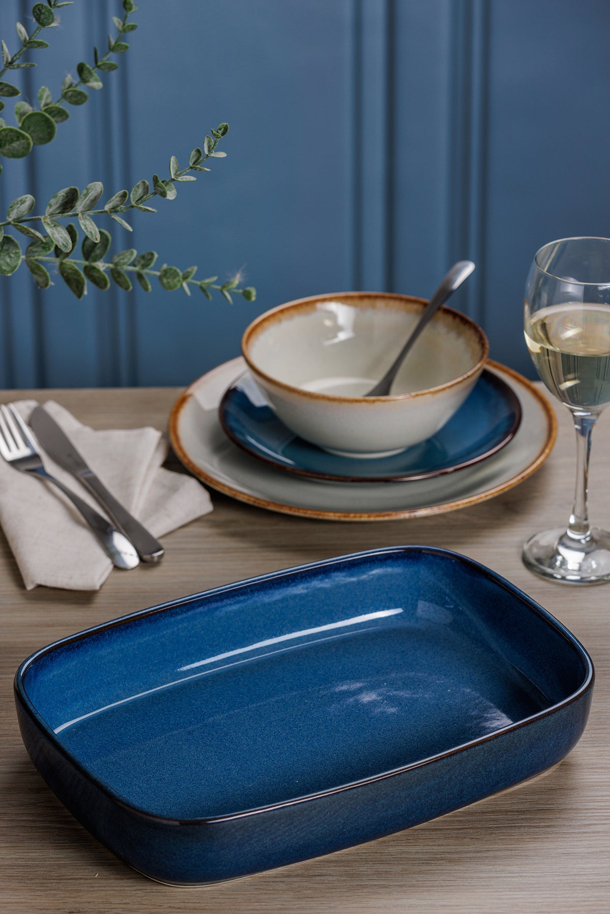 Mason Cash Rustic Charm blue baking dish, ceramic Auflaufform with a rustic design for oven use.