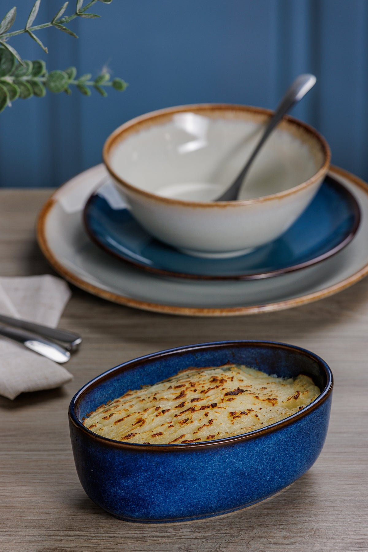 Mason Cash Rustic Charm blue baking dish, ceramic Auflaufform with a rustic design and glazed finish.