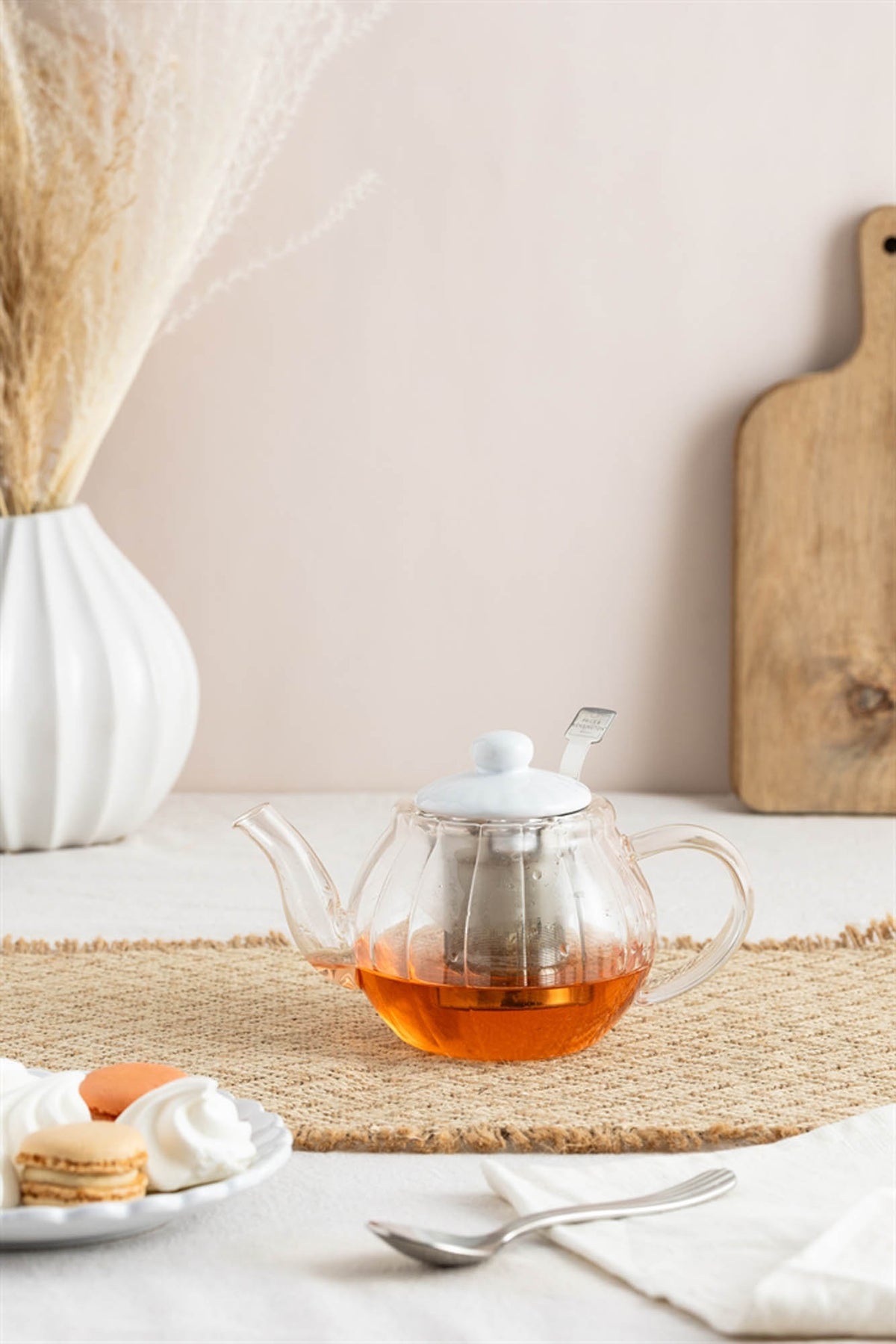 Clear P & K PRICE & KENSINGTON LUXE teekanne with sleek design, perfect for brewing and serving tea in elegant style.