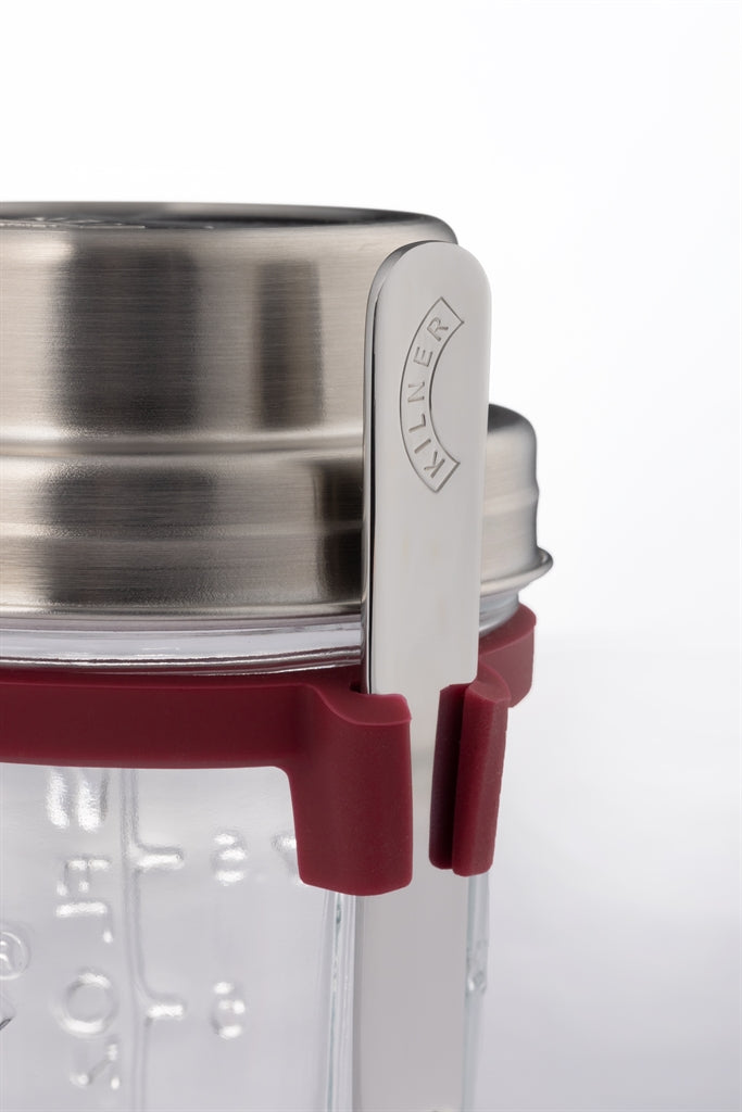 Clear 350 ml KILNER Frühstücksglas with a wide opening and smooth glass surface, perfect for breakfast beverages.