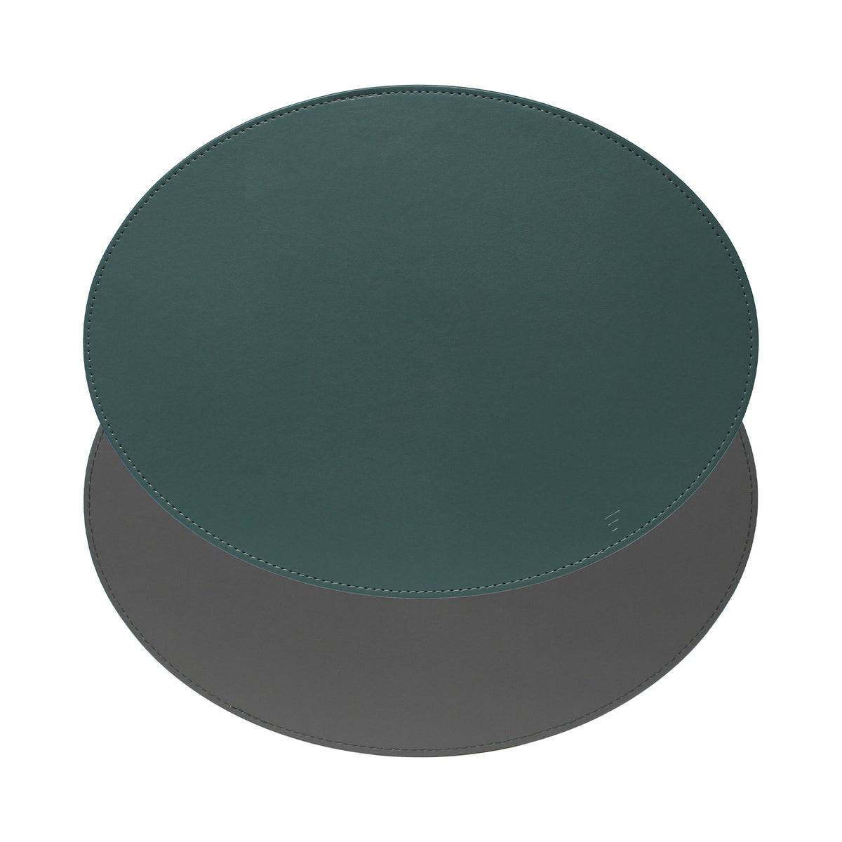 FREEFORM Platzset DUO in petrol and anthracite, oval shaped table setting with two matching placemats on a neutral background.