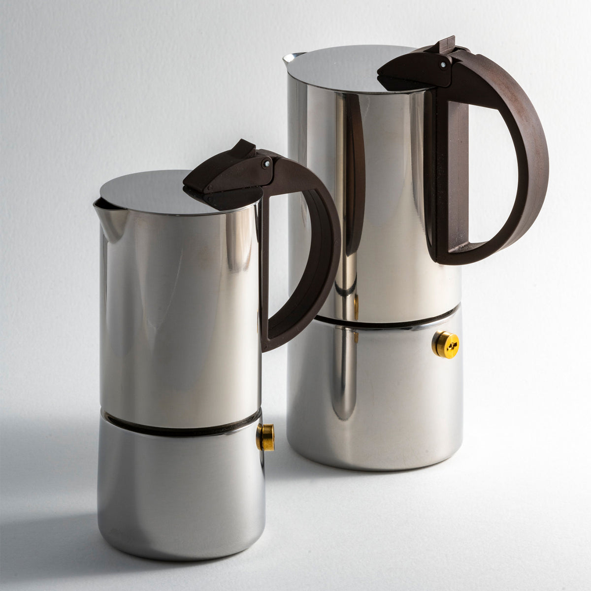 GNALI & ZANI Chicca espresso maker, stainless steel stovetop espresso pot with black handle, ready for brewing rich coffee.