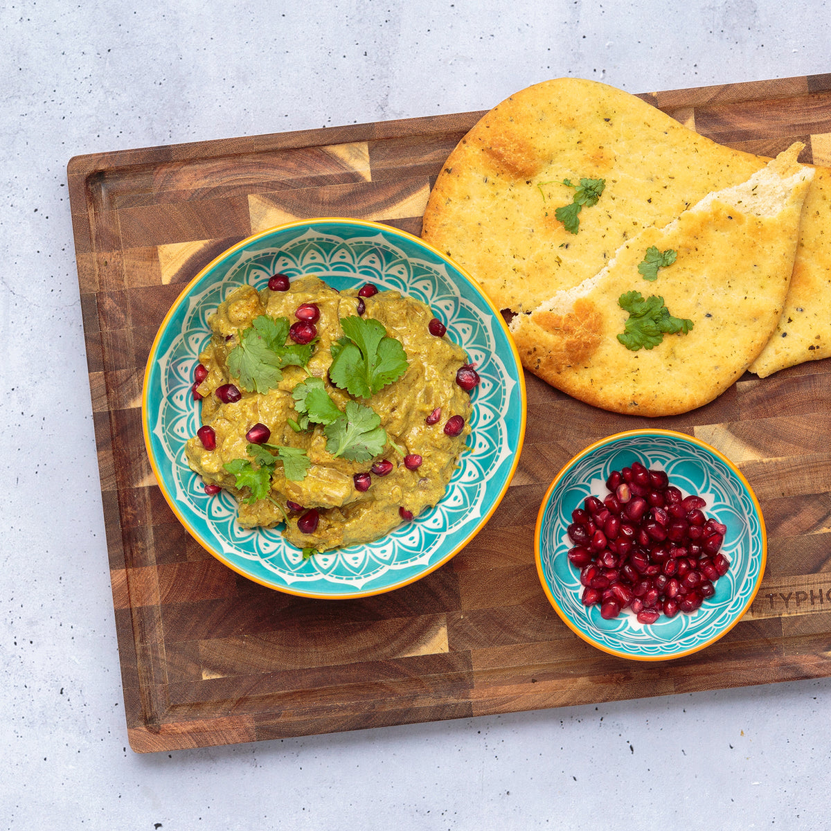 Typhoon Worlds Foods India Schale in three sizes, colorful ceramic bowls with traditional Indian design details.