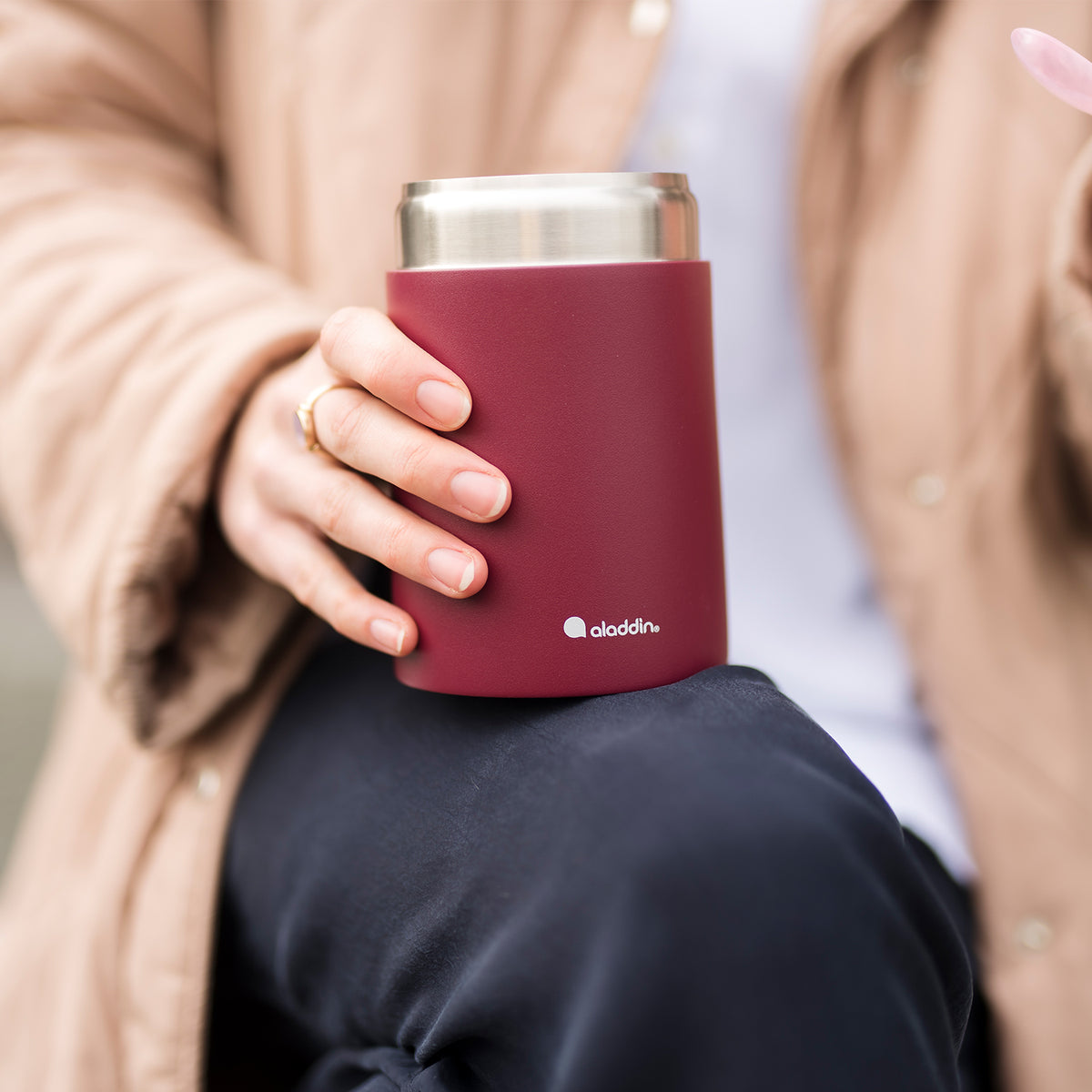 Aladdin Bistro Lunch Thermo Mug in 400ml, with a colorful design and stainless steel exterior, suitable for hot or cold beverages.