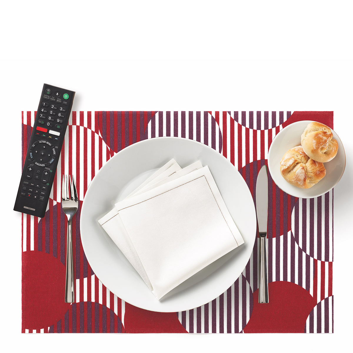 Red polka dot tablecloth set with lotus effect, DAY DRAP 2-piece polka dot tablecloths for elegant dining tables.