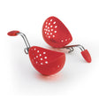Red CUISIPRO Eier-Pochierer with non-stick surface for easy poaching of eggs in a compact kitchen tool.