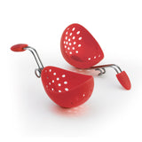 Red CUISIPRO Eier-Pochierer with non-stick surface for easy poaching of eggs in a compact kitchen tool.