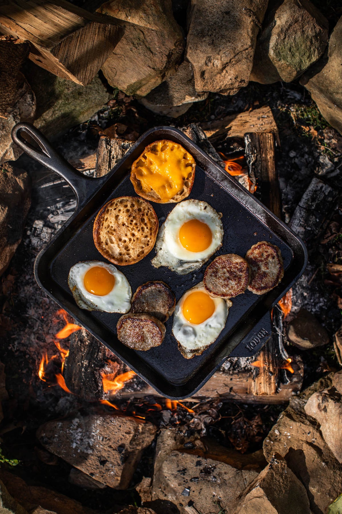 Lodge Classic square black grill plate, 27.9 cm, cast iron cooking surface for outdoor grilling and searing.