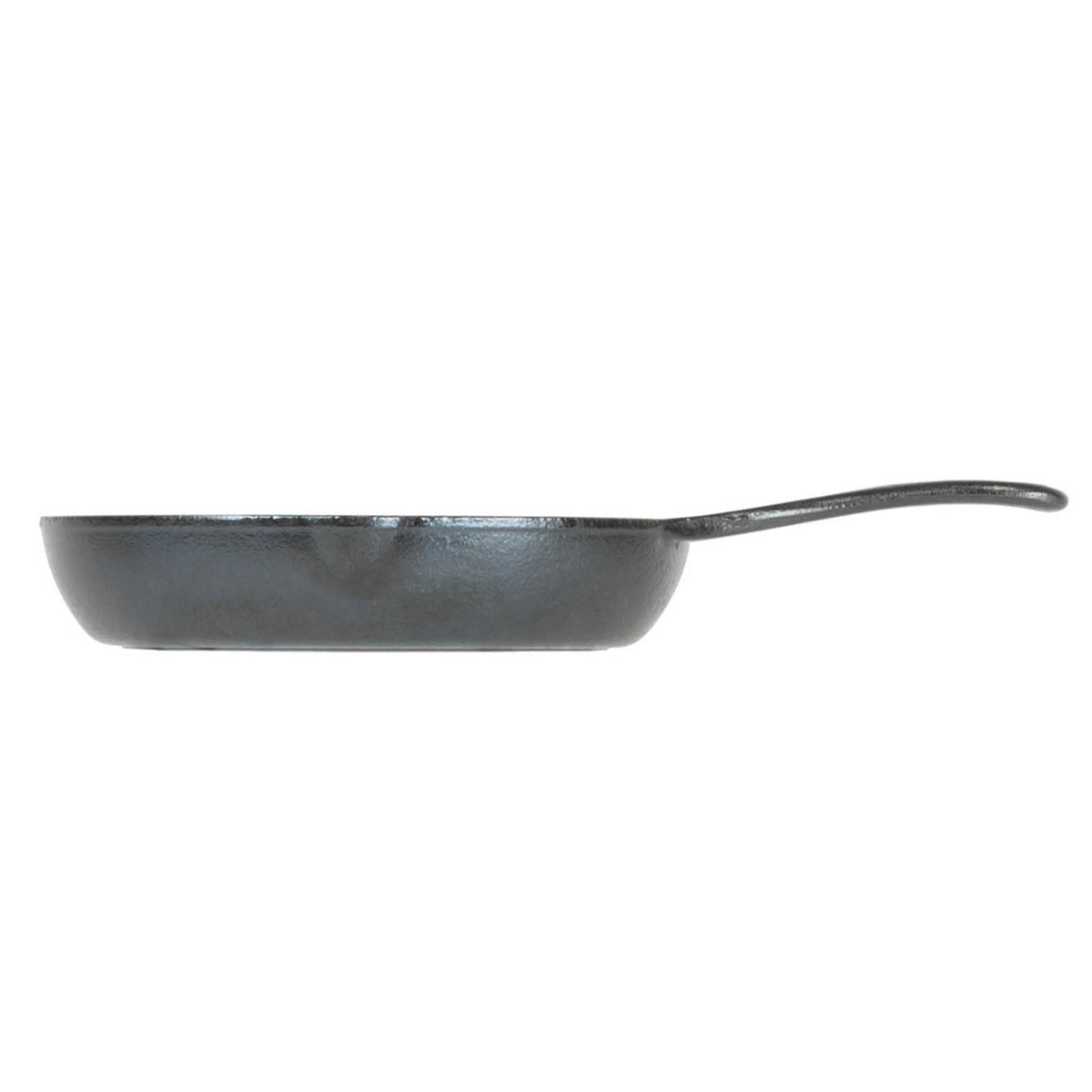 Lodge black cast iron frying pan with 18 cm diameter and black handle, suitable for versatile cooking.