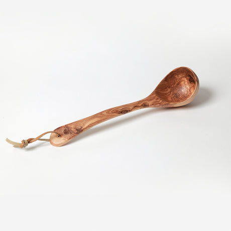 BÉRARD brown 35 cm soup ladle with a long handle, designed for serving soups and stews in a professional kitchen.