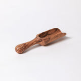 BÉRARD salt scoop in brown with an 18 cm length, made of sturdy material, ideal for kitchen or dining use