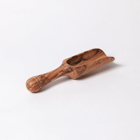 BÉRARD salt scoop in brown with an 18 cm length, made of sturdy material, ideal for kitchen or dining use