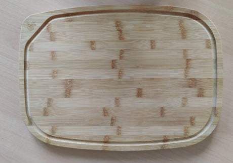 BÉRARD NERRO bamboo cutting board, 44 cm, with smooth surface and natural wood grain for kitchen prep.