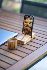 BÉRARD smartphone holder made of wood, 8.5 cm, designed to securely hold a mobile device with a stylish natural finish.