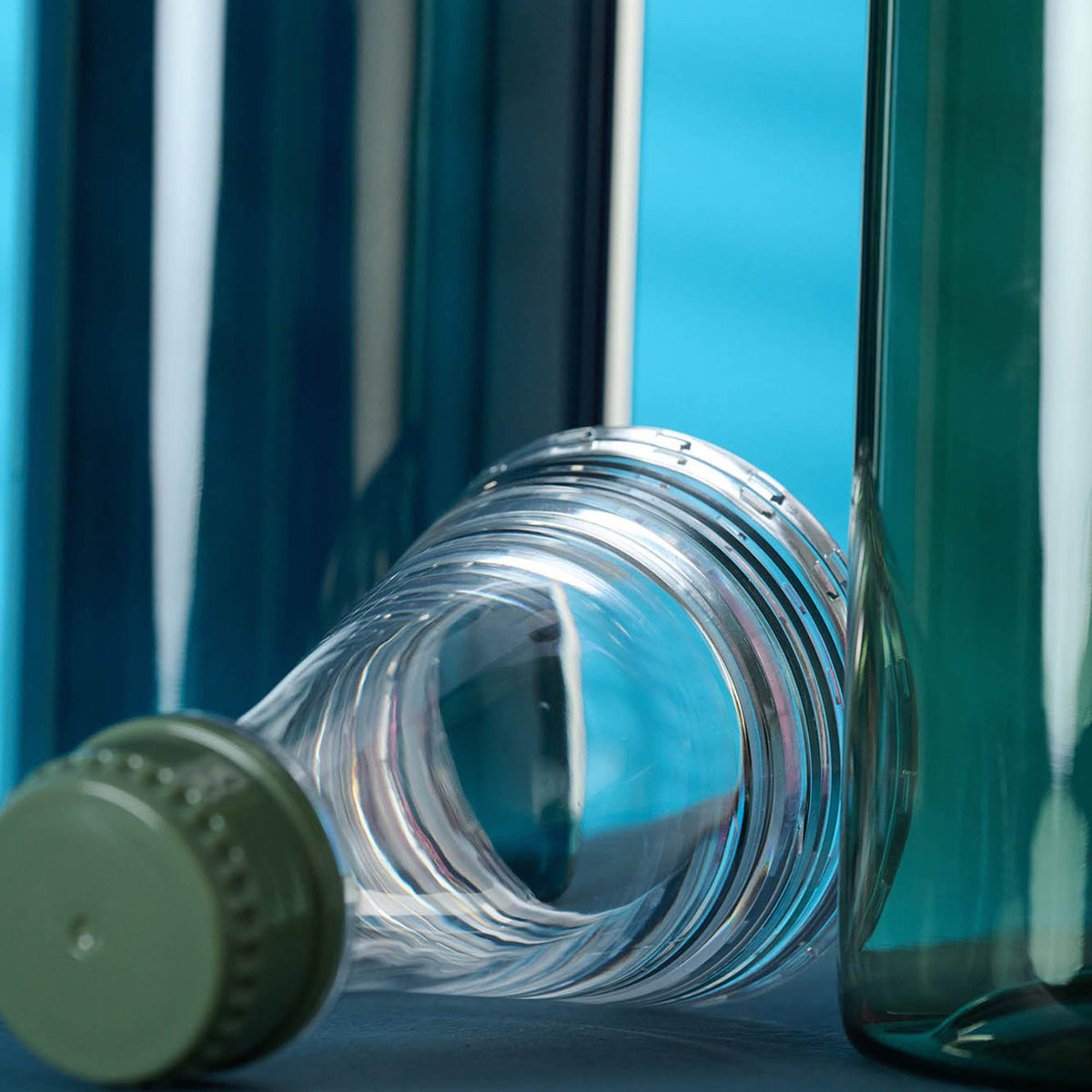 PROFINO Sparkle 600ml water bottle with transparent body and colorful design, ideal for staying hydrated on the go.