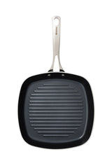 Kyocera ceramic grill pan in black, 26 cm, featuring a durable ceramic coating and sturdy handle for versatile cooking.
