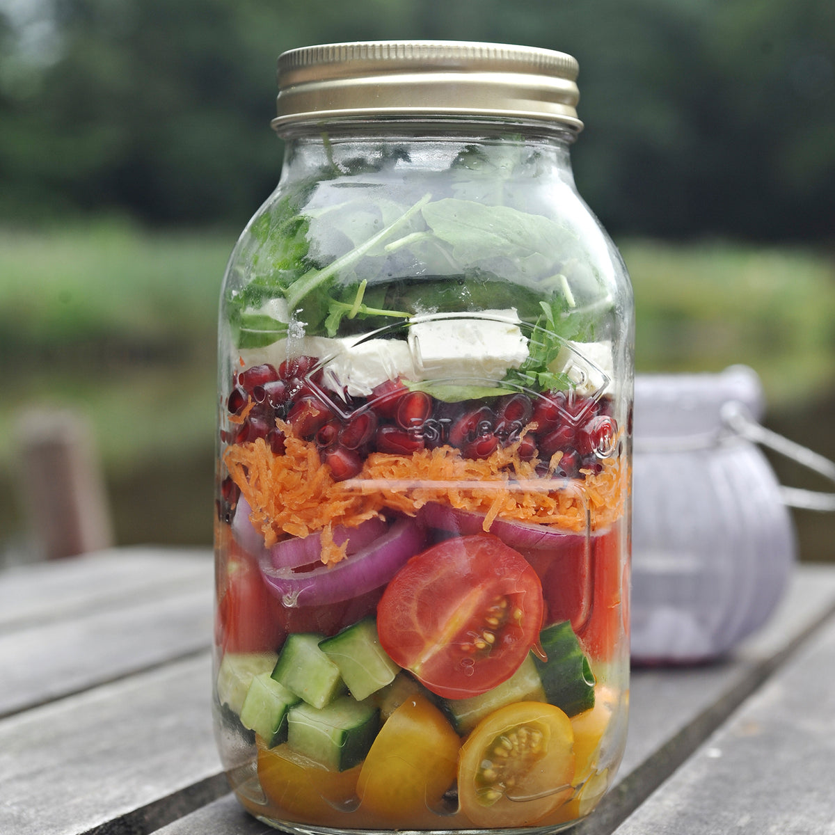Clear 1L Kilner screw jar, glass preserving jar with metal screw lid for canning and storage.