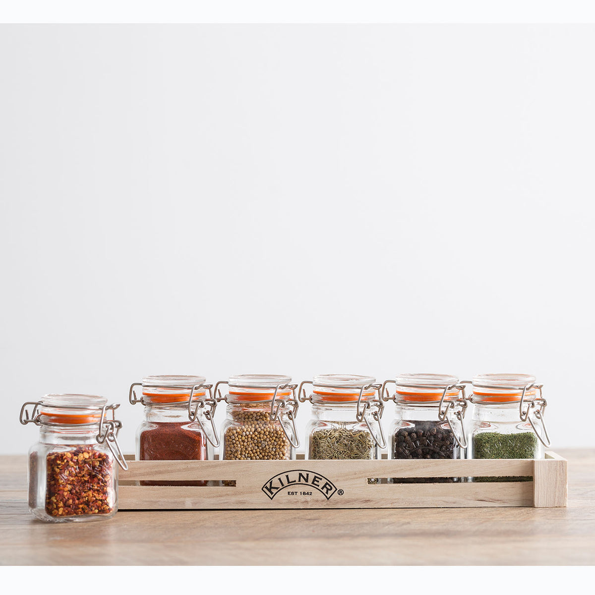 Set of 6 clear KILNER Gewürzgläser spice jars, 70 ml capacity, ideal for storing herbs and spices in the kitchen.