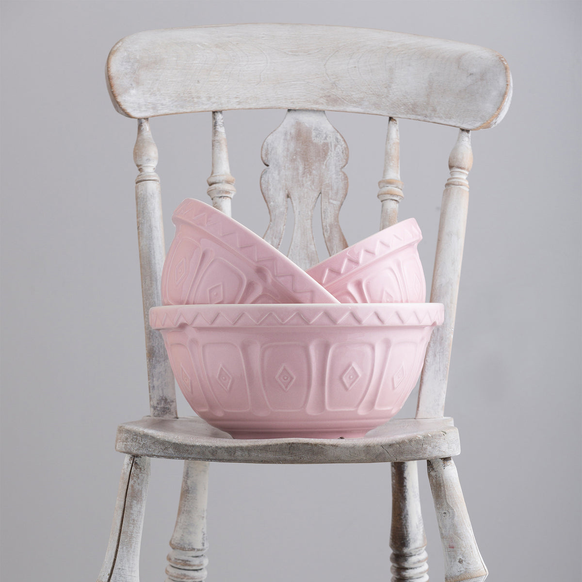 Pink Mason Cash mixing bowl with a smooth finish, ideal for baking and prep, displayed on a white background.