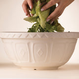 MASON CASH mixing bowl in cream, large ceramic Rührschüssel for baking, with classic design and sturdy handle.