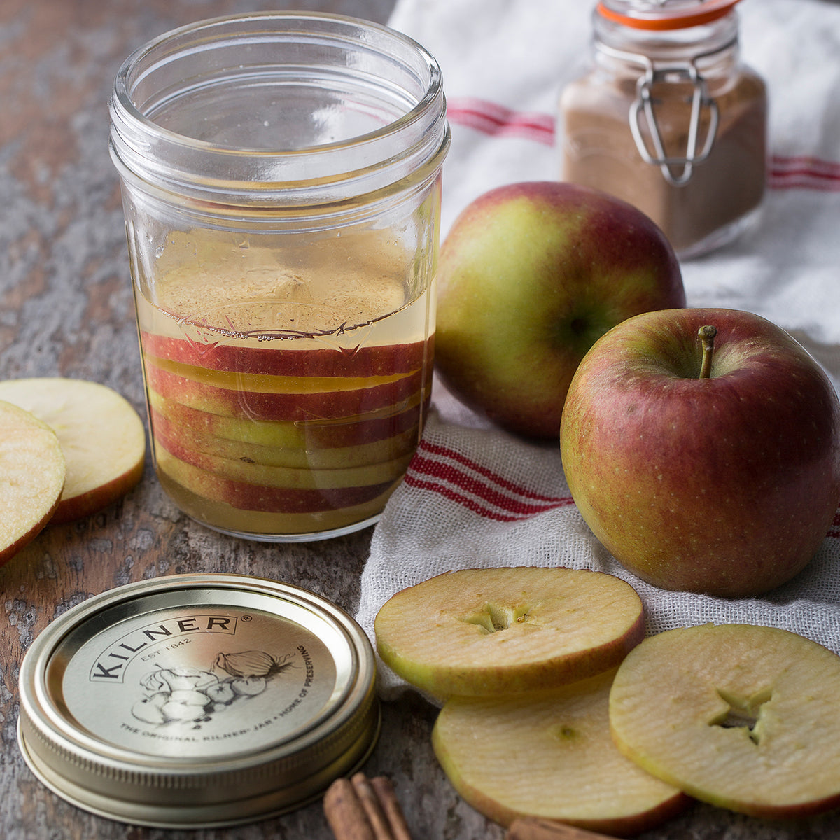 KILNER clear wide-mouth canning jar with screw-on lid, glass storage container for preserves and homemade jams.