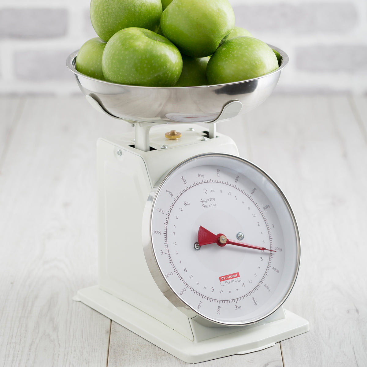 TYPHOON Küchenwaage in Creme, digital kitchen scale with a sleek design and easy-to-read display.