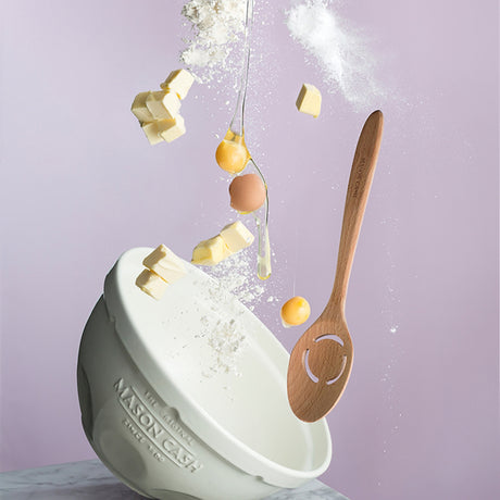 Mason Cash white 5L mixing bowl with a smooth interior and rounded edges, ideal for baking and food preparation.