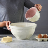 White Mason Cash 1L Messkrug with sturdy handle and clear measurement markings, ideal for kitchen and dining use