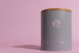 TYPHOON Vorratsbehälter in pastellgrau with a clear lid, suitable for kitchen storage and organization.