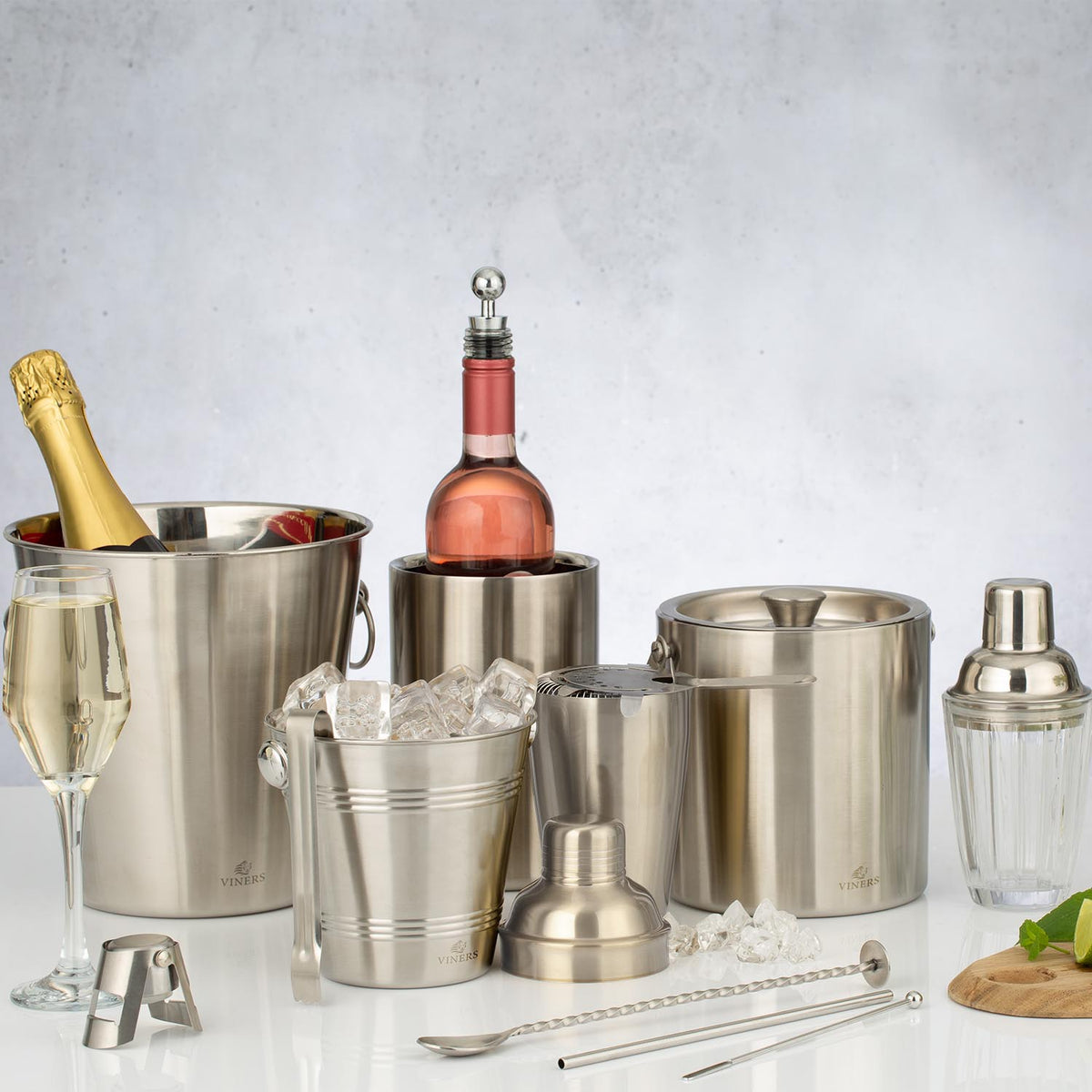VINERS stainless steel cocktail shaker with a sleek silver finish, designed for mixing drinks in style.