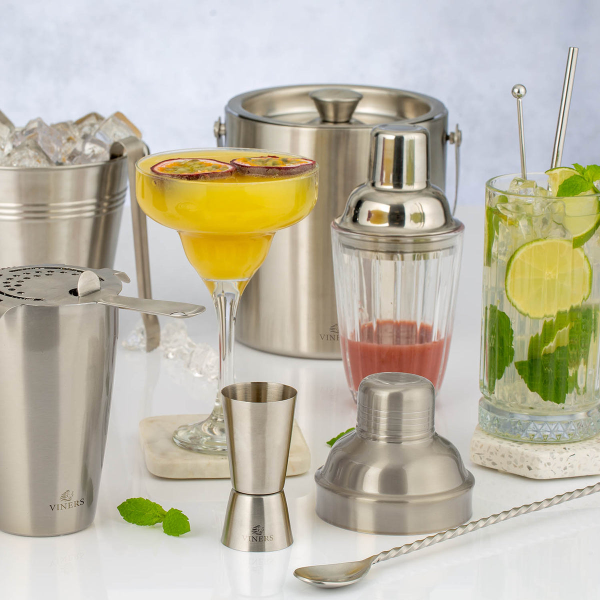 VINERS stainless steel cocktail stir sticks with sleek silver finish, perfect for mixing drinks in style.