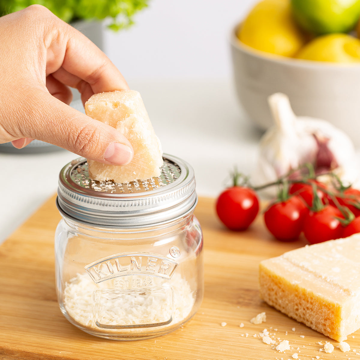 KILNER fine grater with glass container in clear plastic, 250 ml capacity, ideal for zesting and grating food ingredients