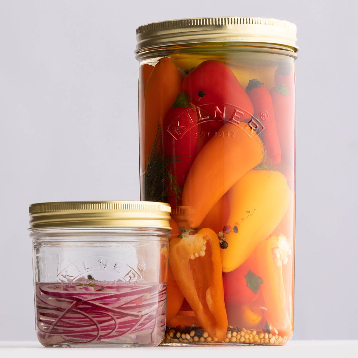KILNER clear wide-mouth canning jar, glass preserving jar with lid for storing fruits and preserves.