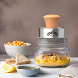 KILNER Gucamole-Set with clear 500 ml container for fresh guacamole, featuring a lid and serving accessories.