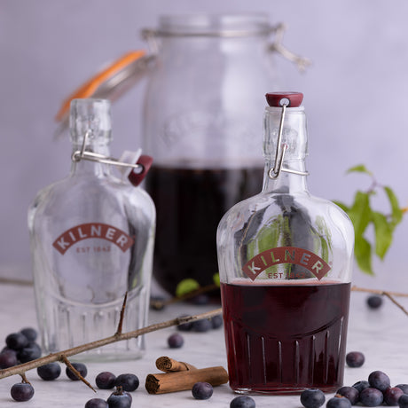 Clear 300 ml KILNER gin bottle with a classic glass design, ideal for storing homemade or commercial gin.