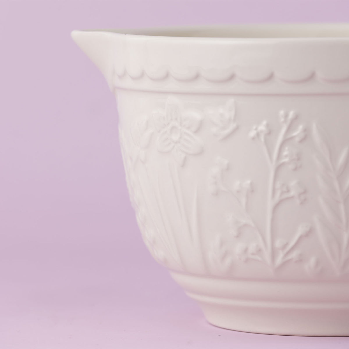 Mason Cash In The Meadow transparent mixing bowl with floral pattern, sturdy ceramic Rührschüssel for baking and cooking.