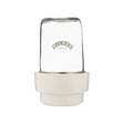 KILNER Kräuter-Frischeglas 500 ml glass jar with fresh herbs, featuring a clear lid for storing and preserving herbs.