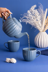 White P & K PRICE & KENSINGTON Luxe teapot with 6 cups, elegant design for serving tea in style.