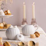 Elegant white Milch und Zucker Set by P & K, featuring luxe design with milk jug and sugar bowl for stylish table settings.