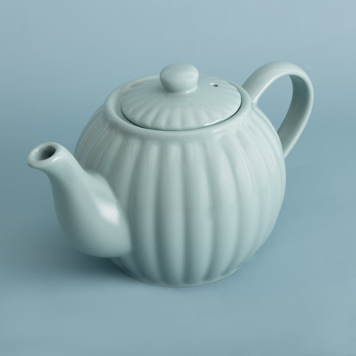 White P & K PRICE & KENSINGTON Luxe teapot with six cups, elegant ceramic design for serving tea.