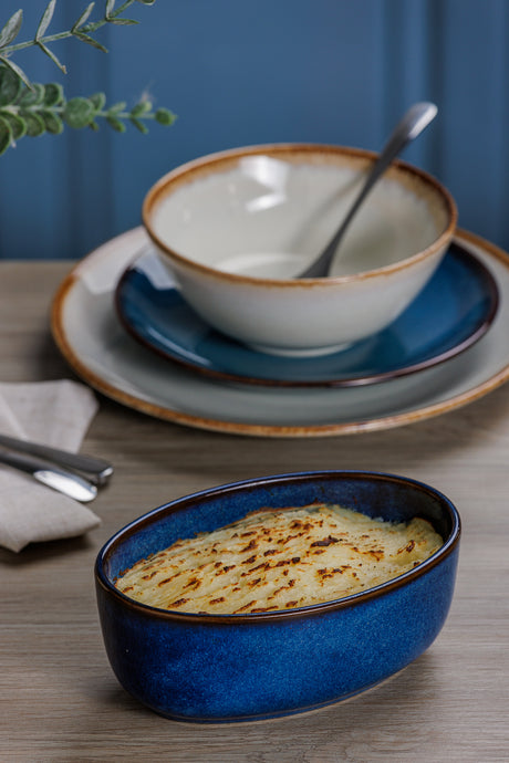 Mason Cash Rustic Charm blue baking dish, ceramic Auflaufform with a rustic design and glazed finish.
