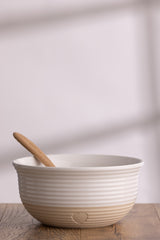 Beige Mason Cash Rustic Charm mixing bowl with 2.7L capacity, ceramic material, traditional design, kitchenware for baking and cooking.