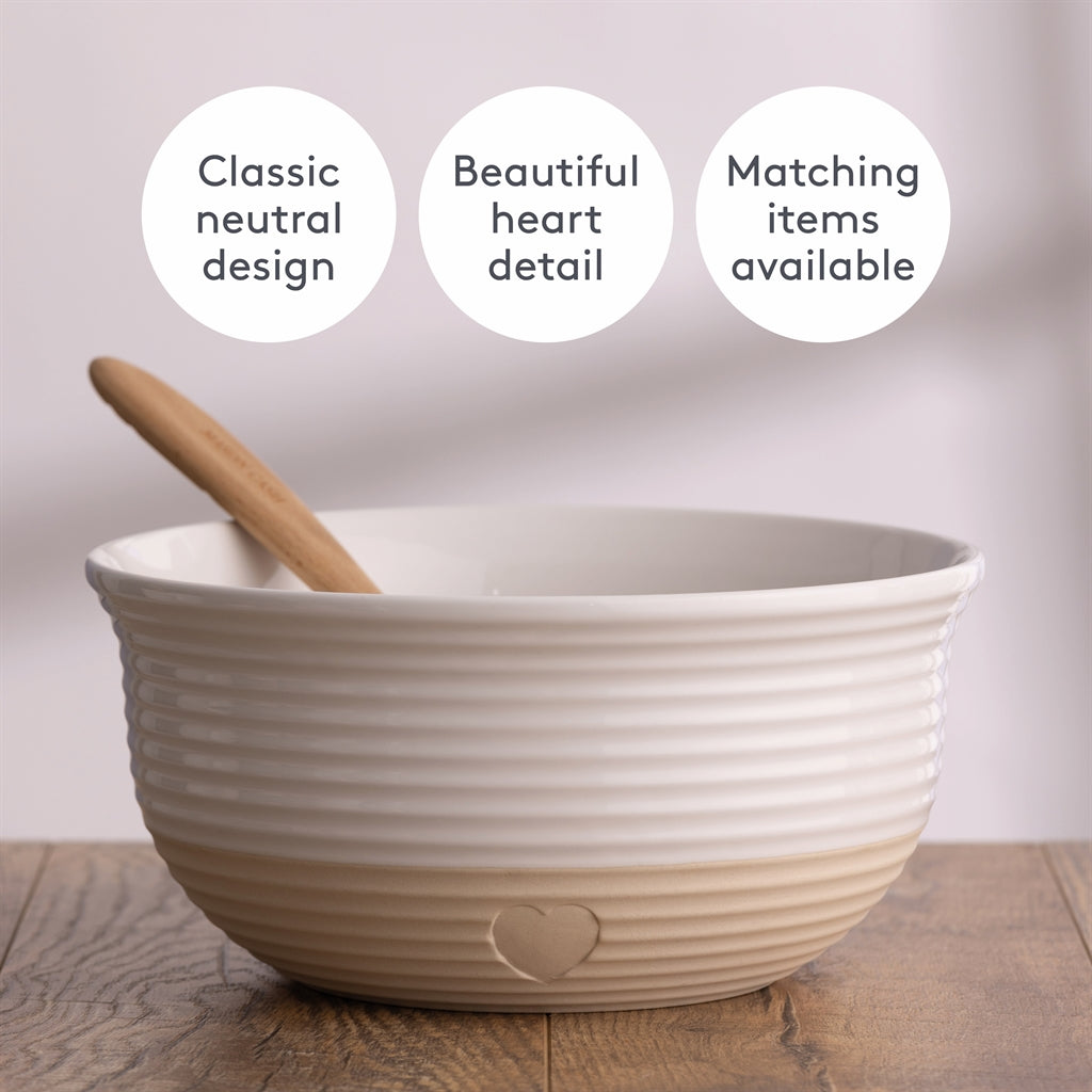 Mason Cash Rustic Charm beige 2.7L mixing bowl with a classic, rustic design and smooth interior for baking and cooking.