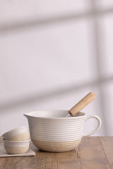 Beige MASON CASH Rustic Charm mixing bowl, 20 cm diameter, ceramic kitchenware with a classic, rustic design.