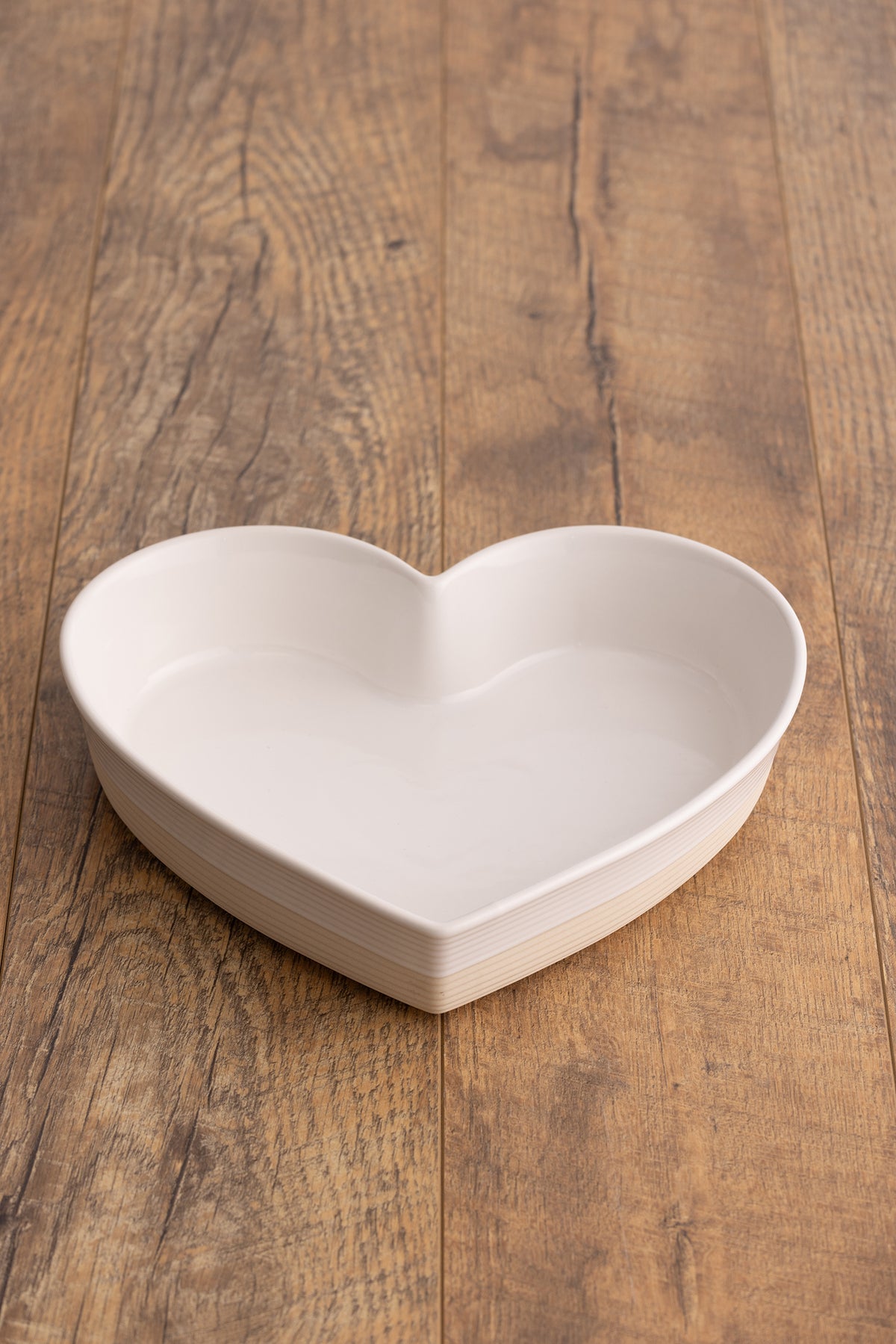 Mason Cash rustic charm beige Auflaufform with a classic ceramic design, suitable for baking and serving dishes.